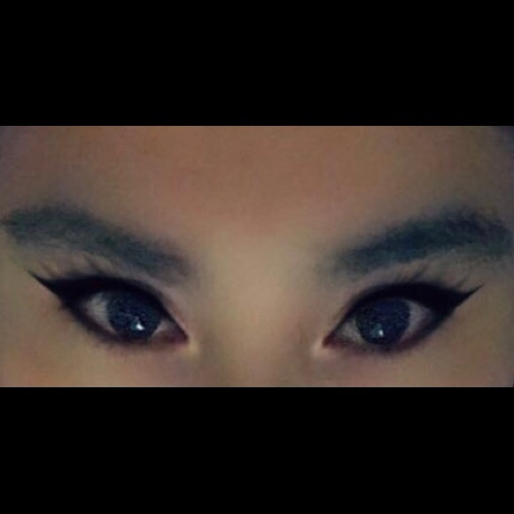 Meet your Posher, Danielle - Picture 2 of 3